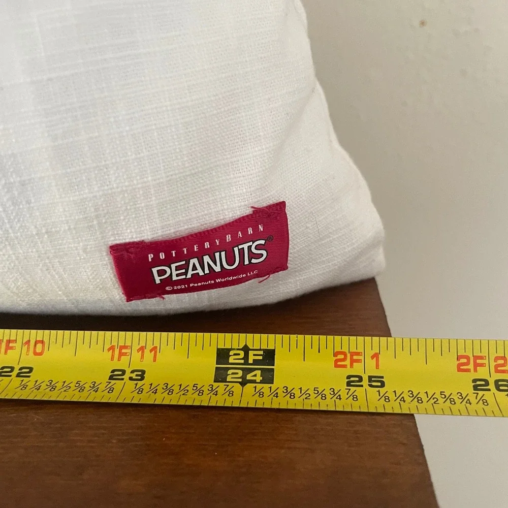Pottery‎ Barn Peanuts Snoopy Christmas Holiday Lumbar Pillow 14x26
